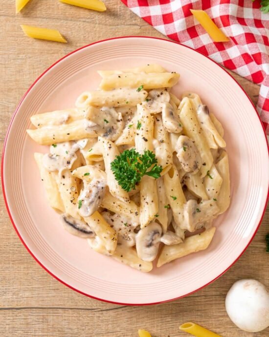 Creamy Garlic Mushroom Penne Pasta